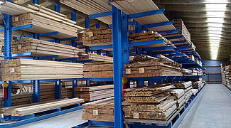 cantilever racking with guiding rail for forklift truck