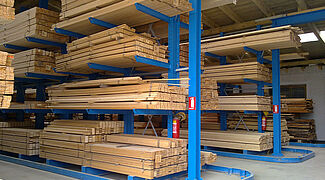 cantilever racking with guiding rail for forklift truck